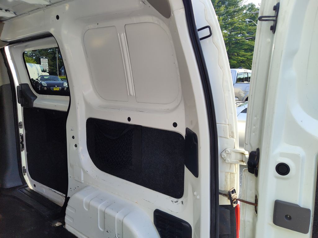 2018 Nissan NV200 Image 16