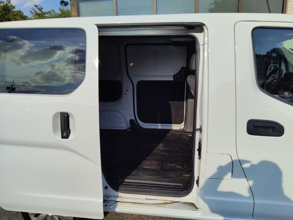 2018 Nissan NV200 Image 18