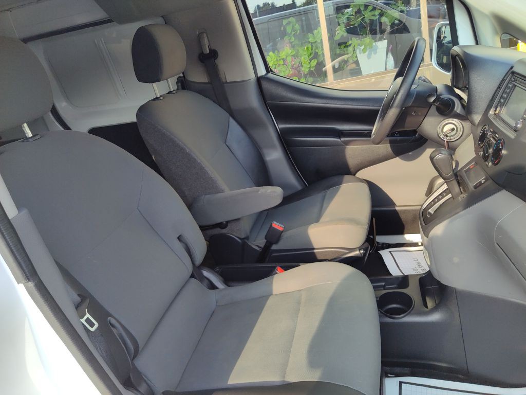 2018 Nissan NV200 Image 19