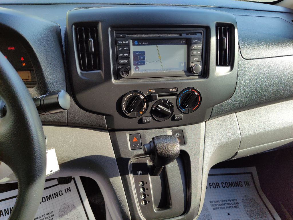 2018 Nissan NV200 Image 28