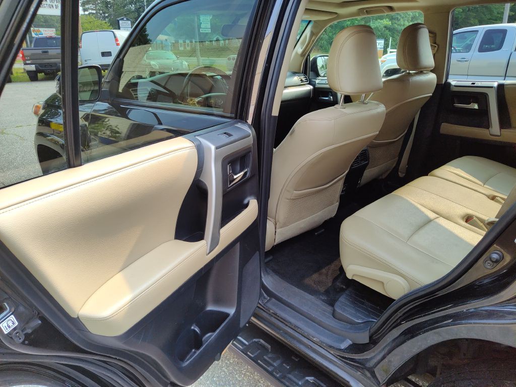 2016 Toyota 4Runner Image 16
