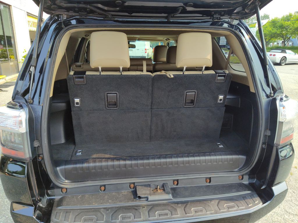 2016 Toyota 4Runner Image 17