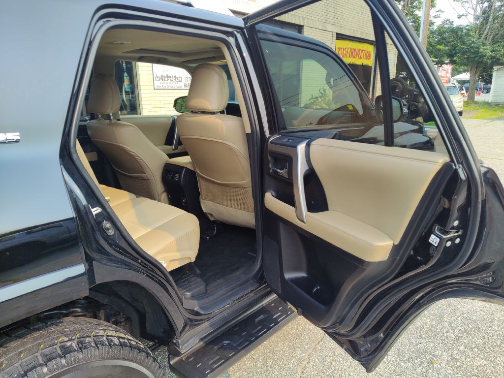 2016 Toyota 4Runner Image 19