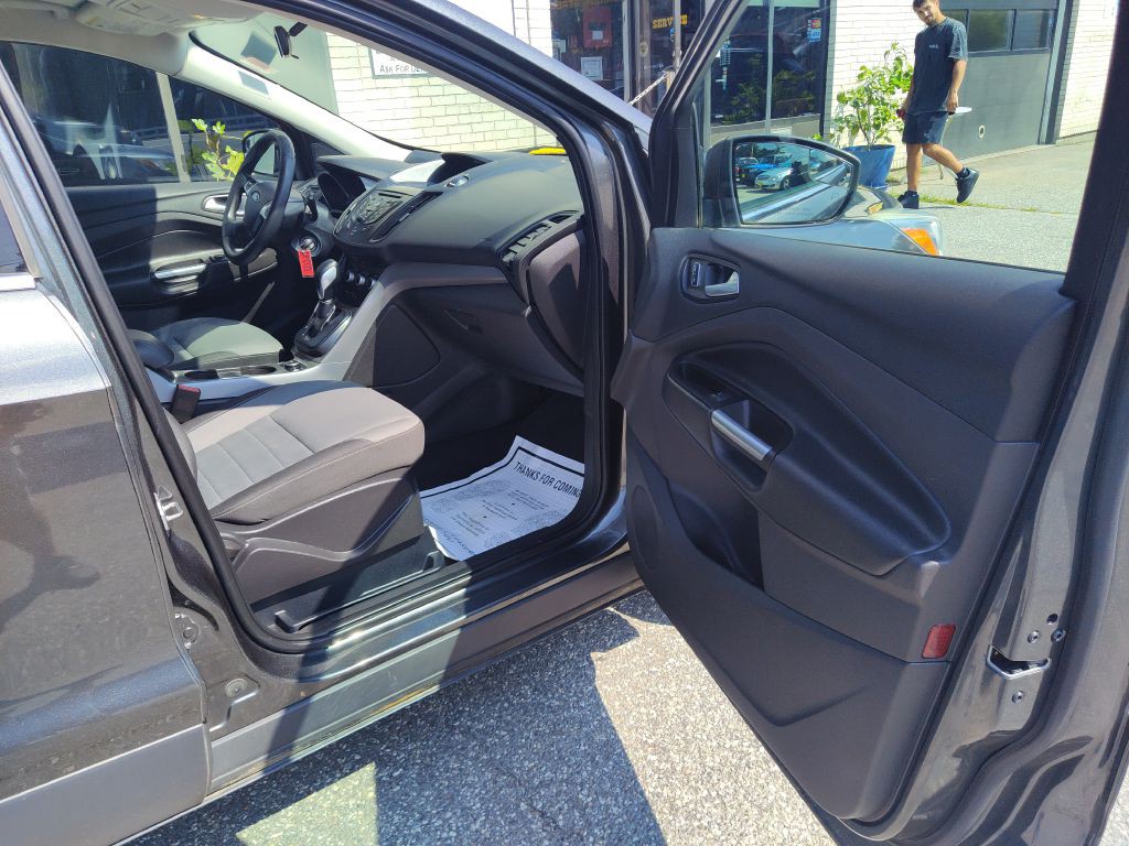2016 Ford Escape Image 18