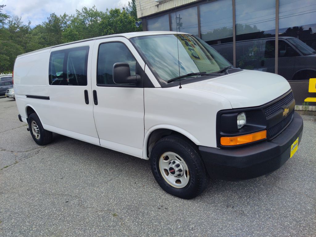 2016 GMC Savana Image 2