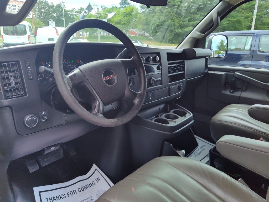 2016 GMC Savana Image 9