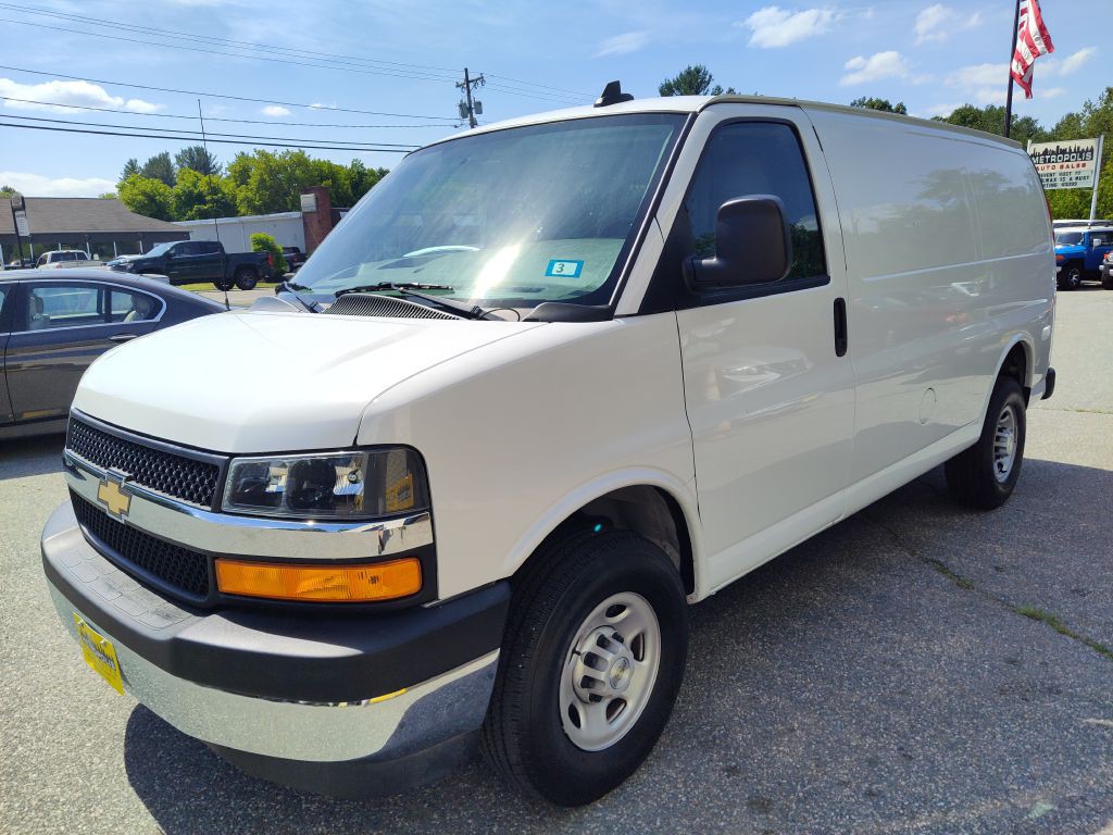 2023 Chevrolet Express Image 4