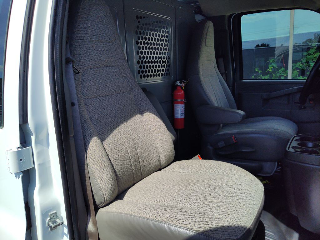 2023 Chevrolet Express Image 19