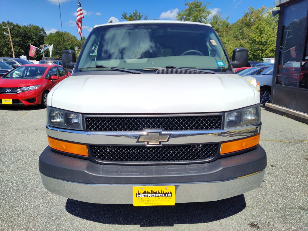 2016 Chevrolet Express Image 3