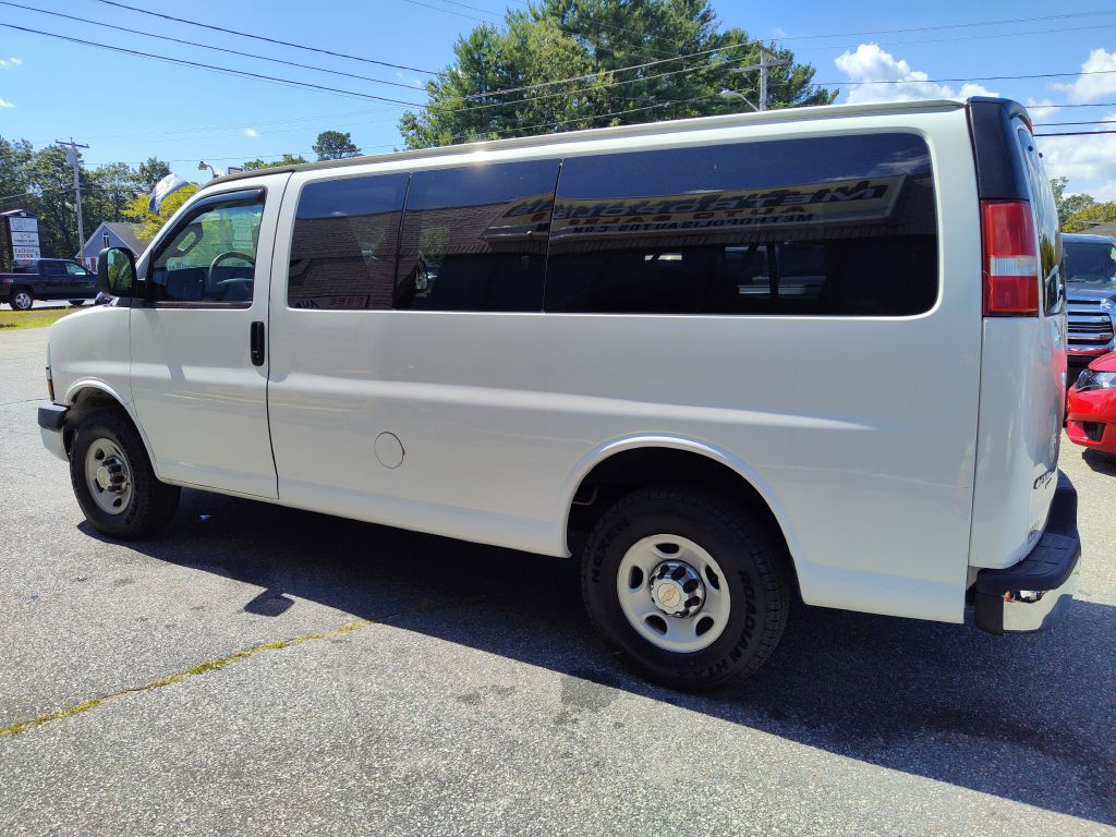 2016 Chevrolet Express Image 6