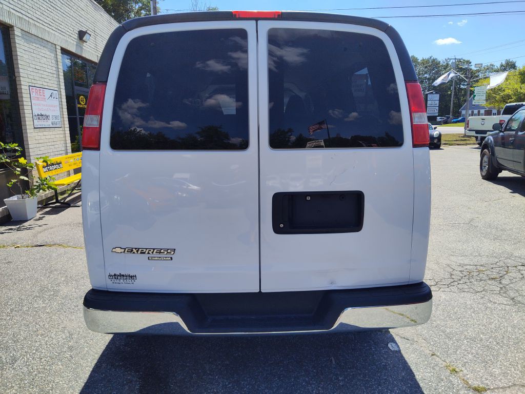 2016 Chevrolet Express Image 8