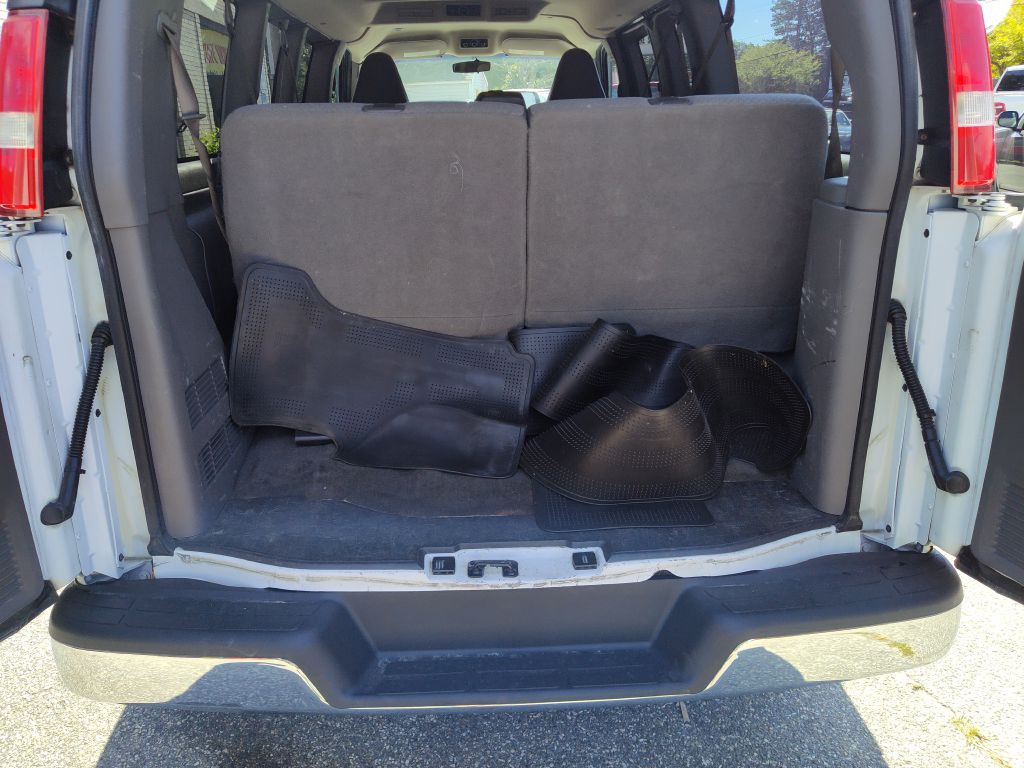 2016 Chevrolet Express Image 17