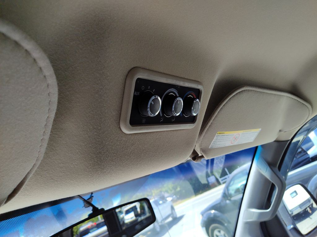 2016 Chevrolet Express Image 27