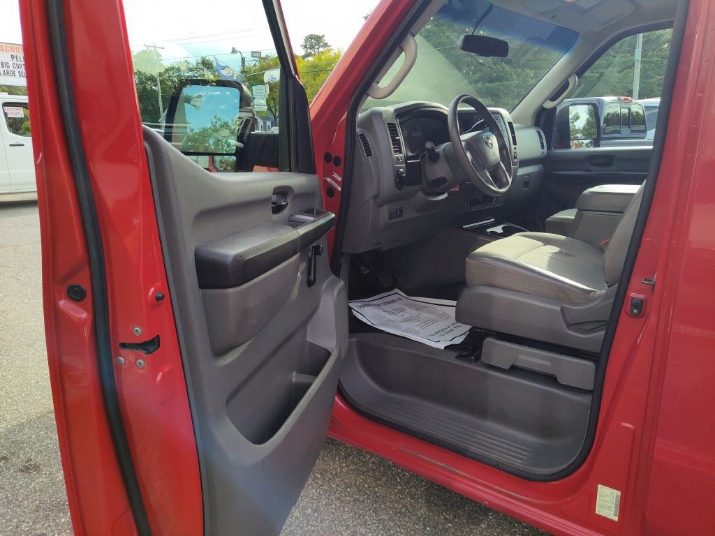 2012 Nissan NV Image 12