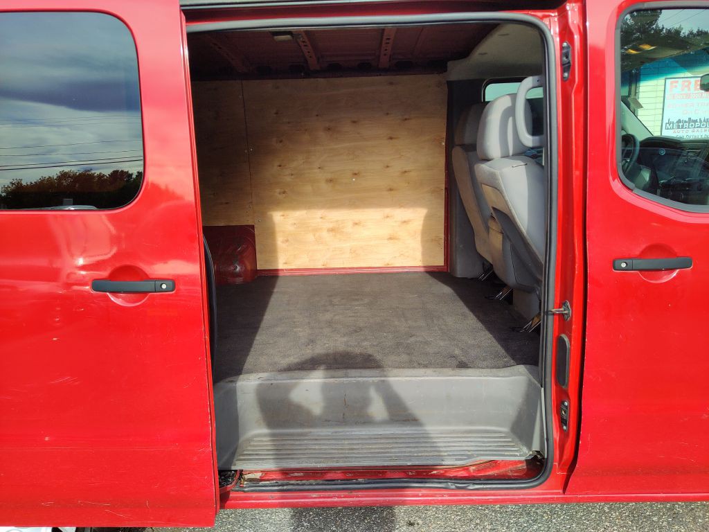 2012 Nissan NV Image 17