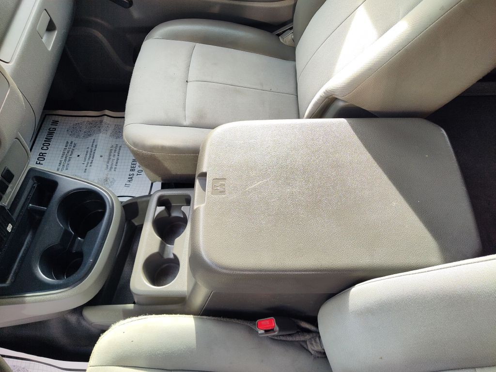 2012 Nissan NV Image 26