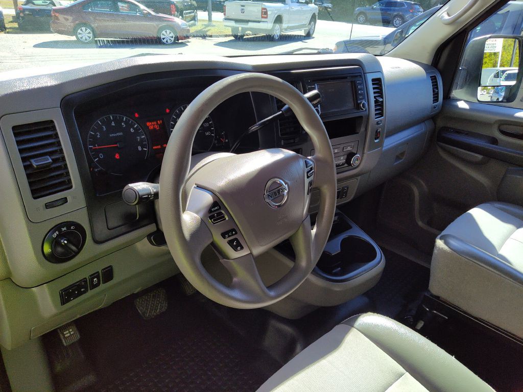 2017 Nissan NV Image 9