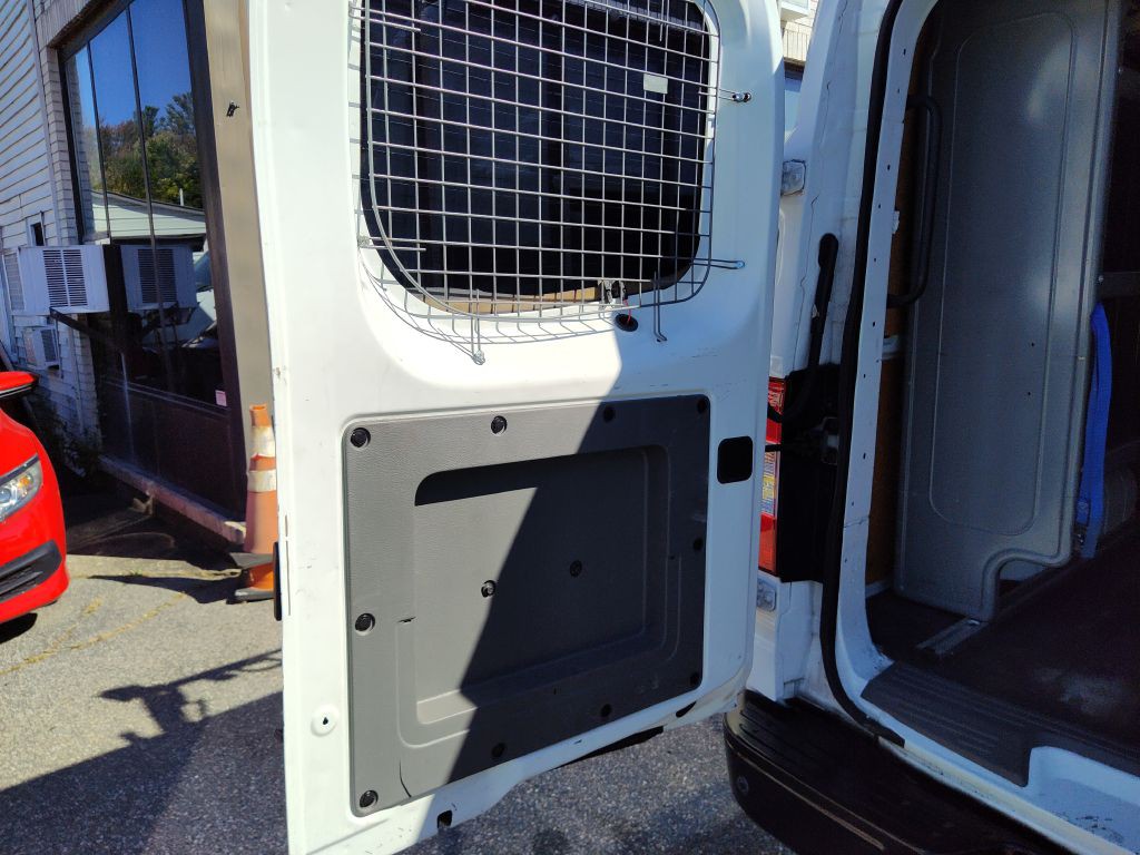 2017 Nissan NV Image 15