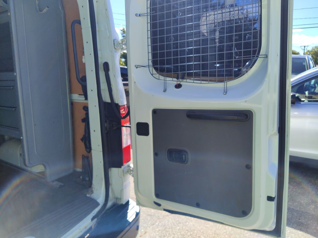 2017 Nissan NV Image 16
