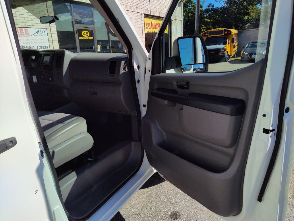 2017 Nissan NV Image 22