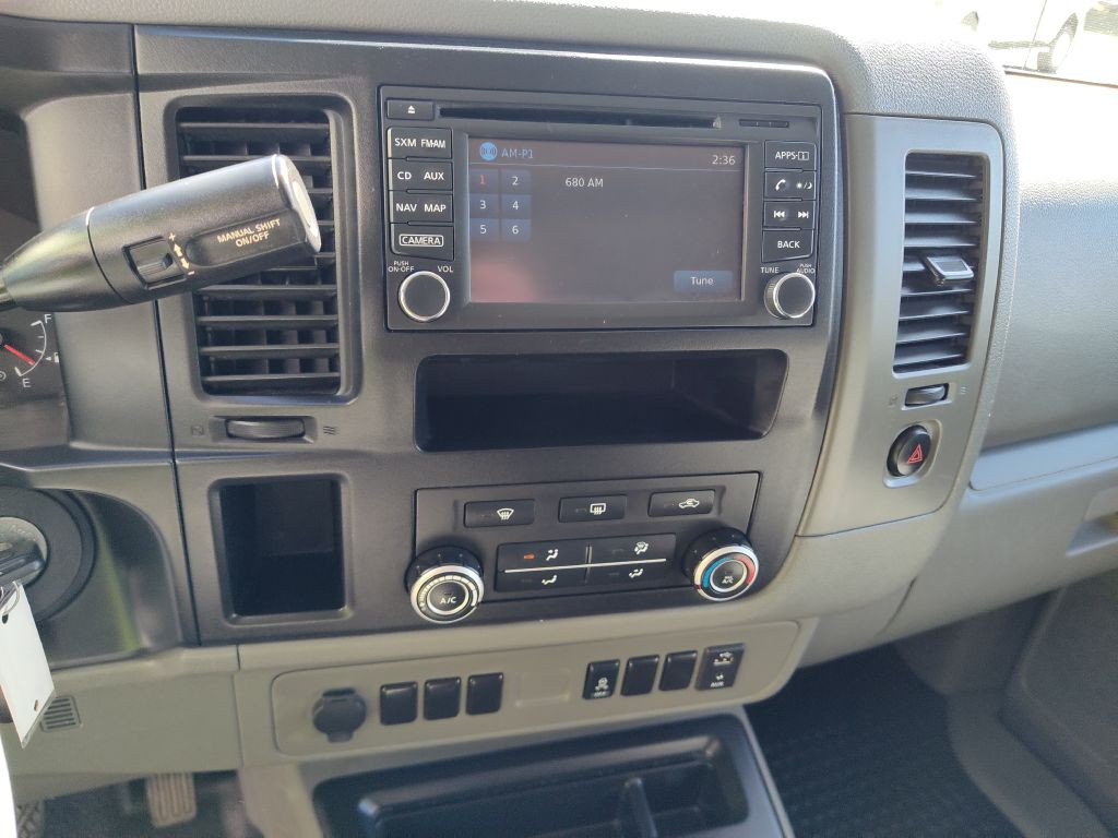 2017 Nissan NV Image 27