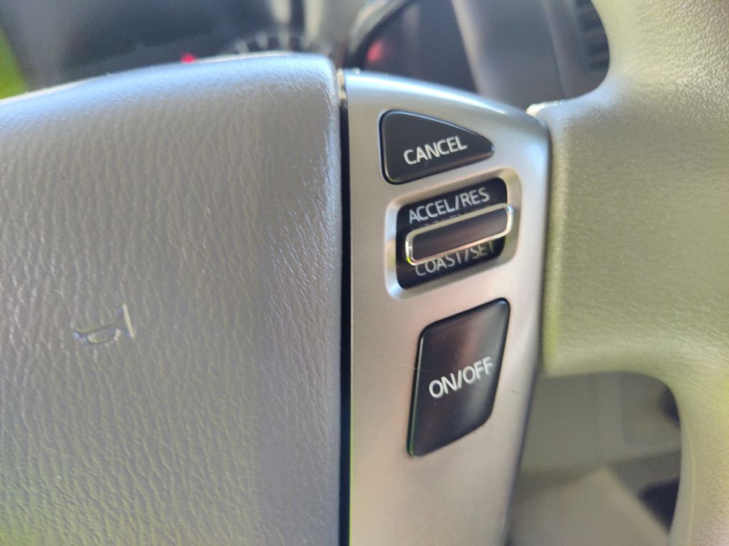 2017 Nissan NV Image 32
