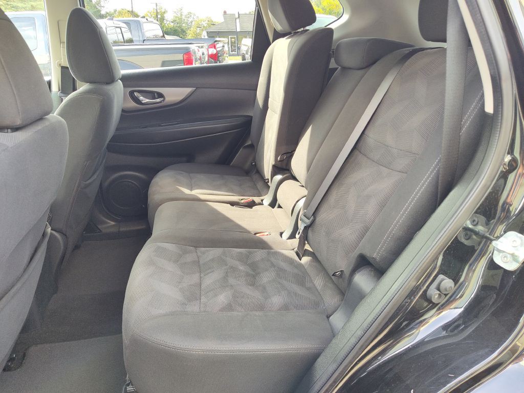2016 Nissan Rogue Image 12