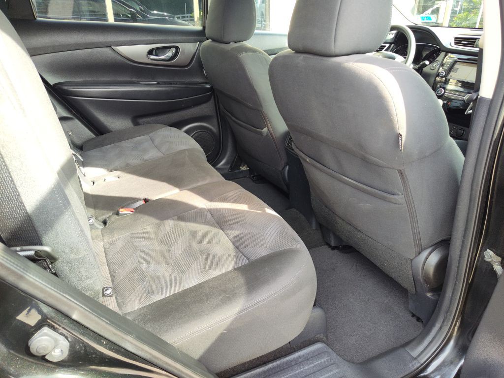 2016 Nissan Rogue Image 15
