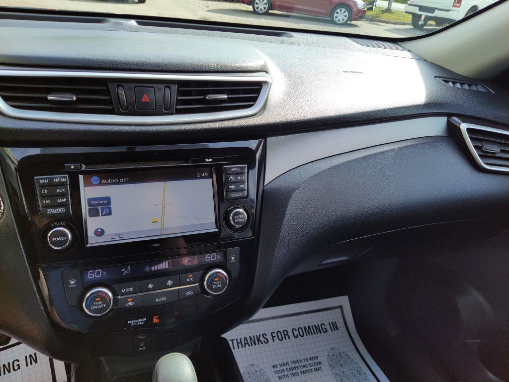 2016 Nissan Rogue Image 23