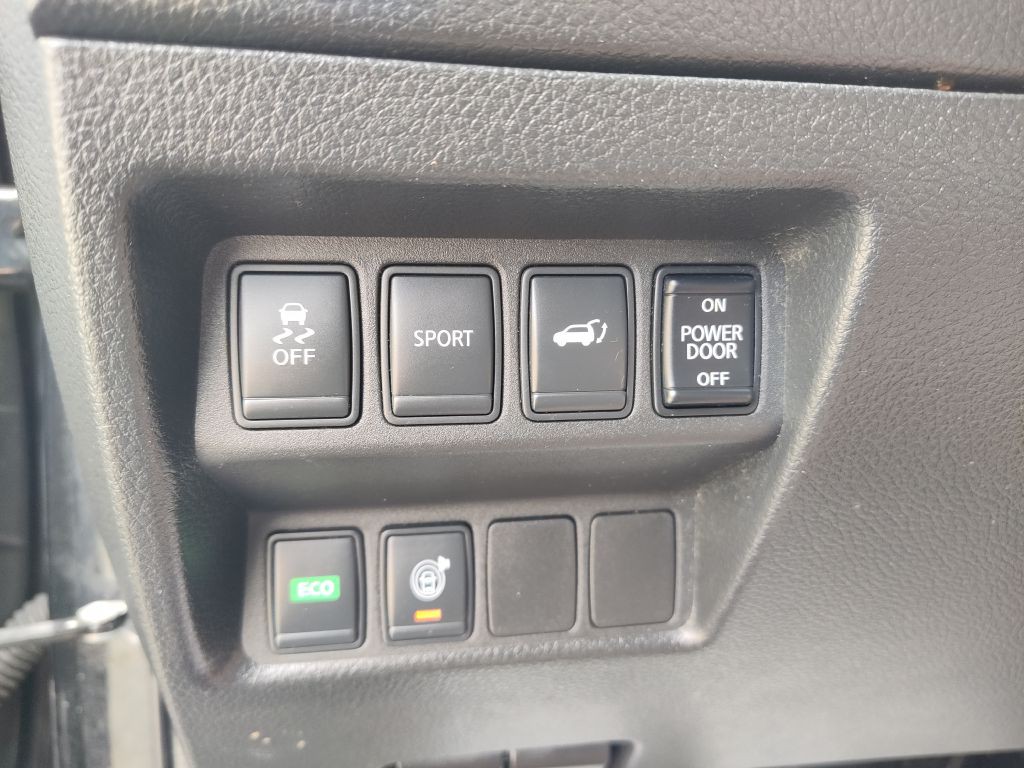 2016 Nissan Rogue Image 27