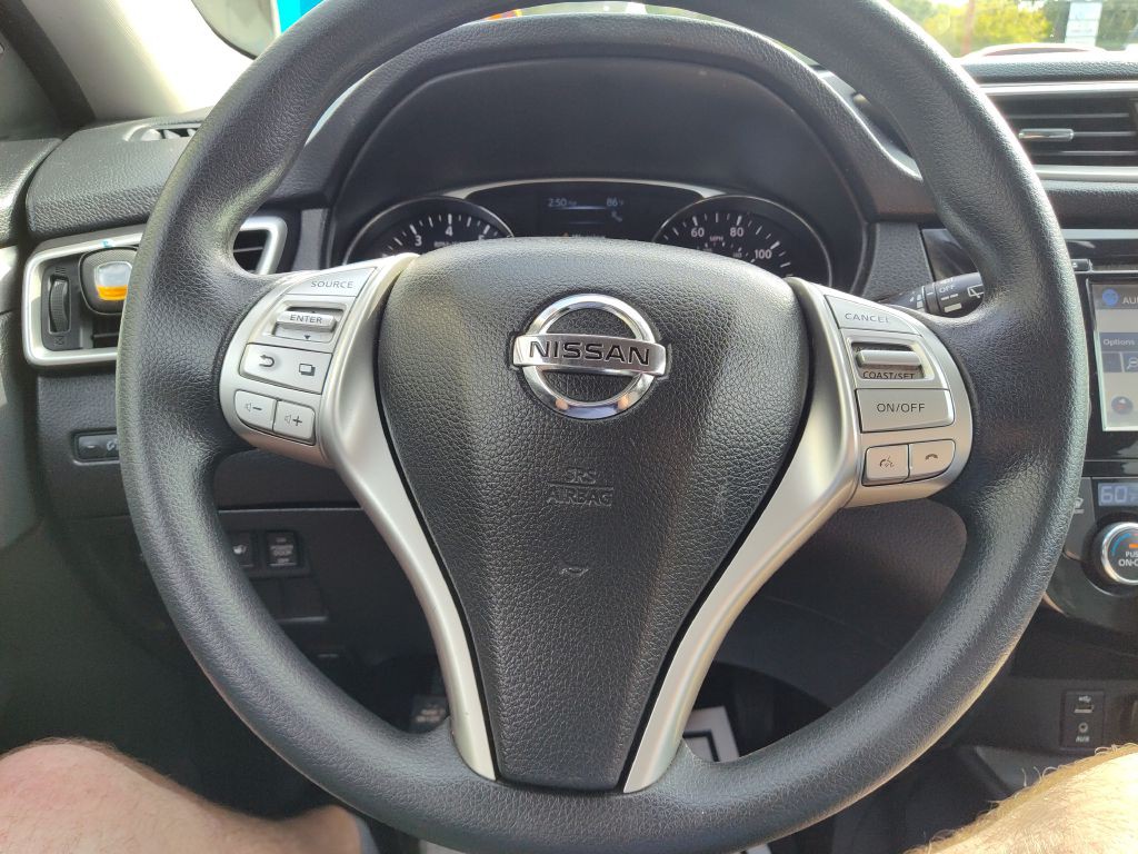 2016 Nissan Rogue Image 28