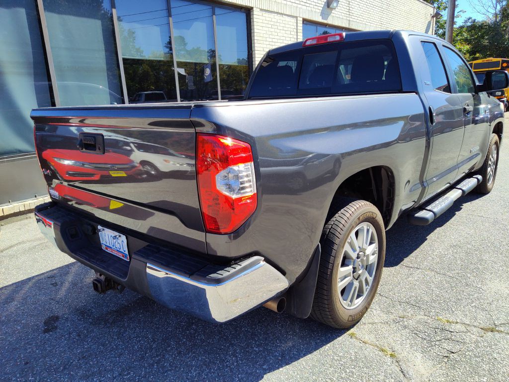 2017 Toyota Tundra Image 8