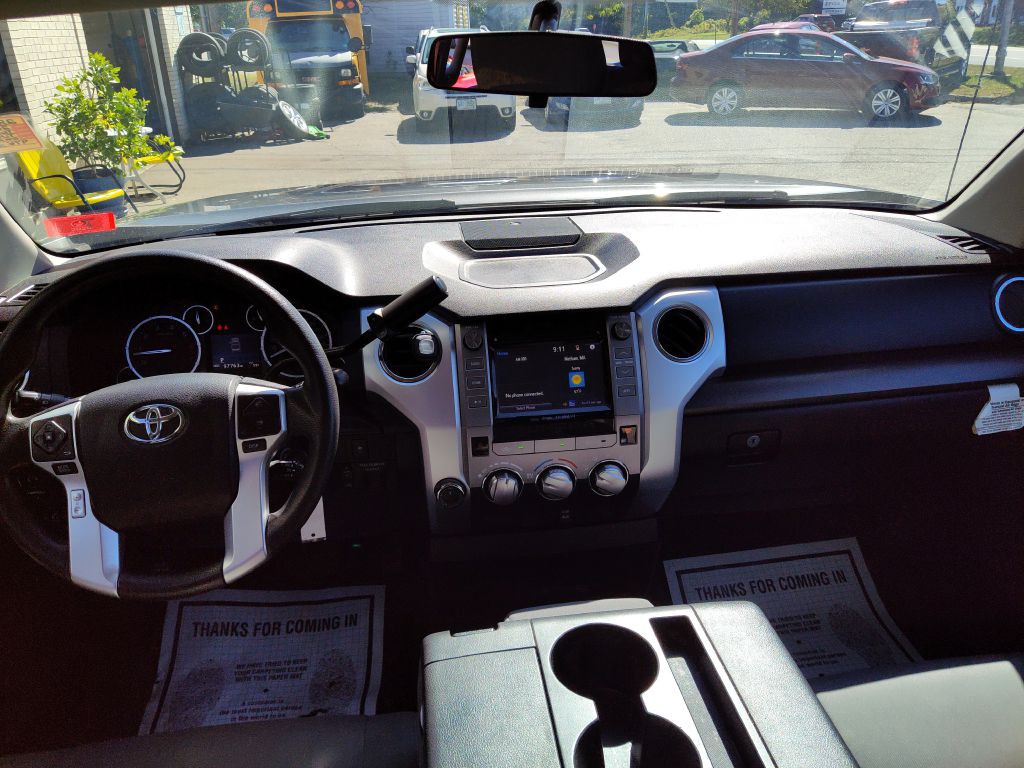 2017 Toyota Tundra Image 9