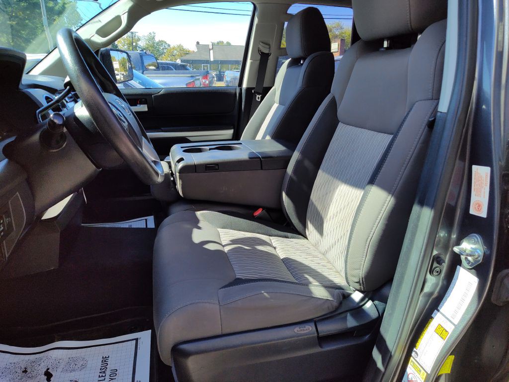 2017 Toyota Tundra Image 10