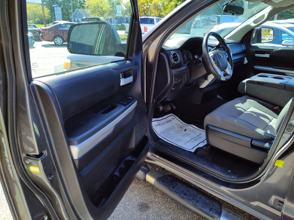 2017 Toyota Tundra Image 11