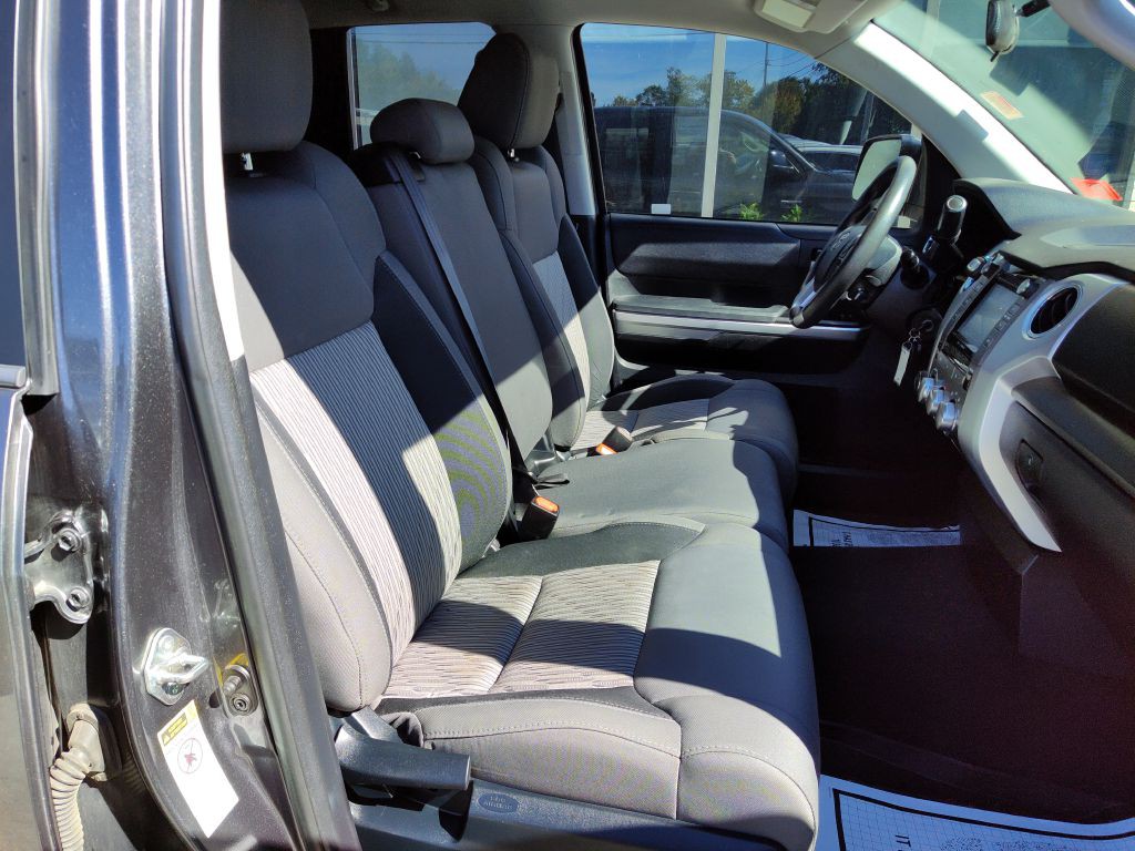 2017 Toyota Tundra Image 17
