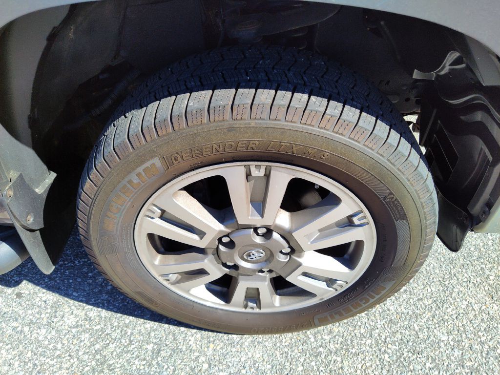 2017 Toyota Tundra Image 19