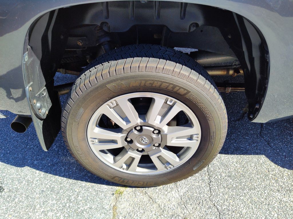 2017 Toyota Tundra Image 20