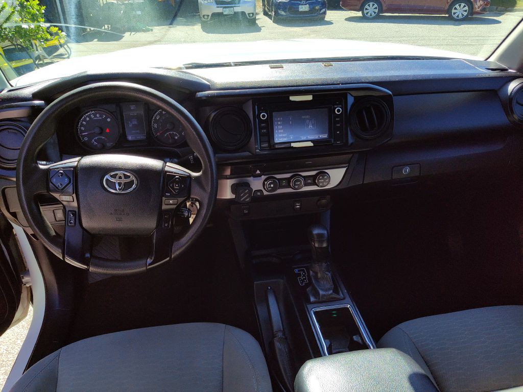 2019 Toyota Tacoma Image 8