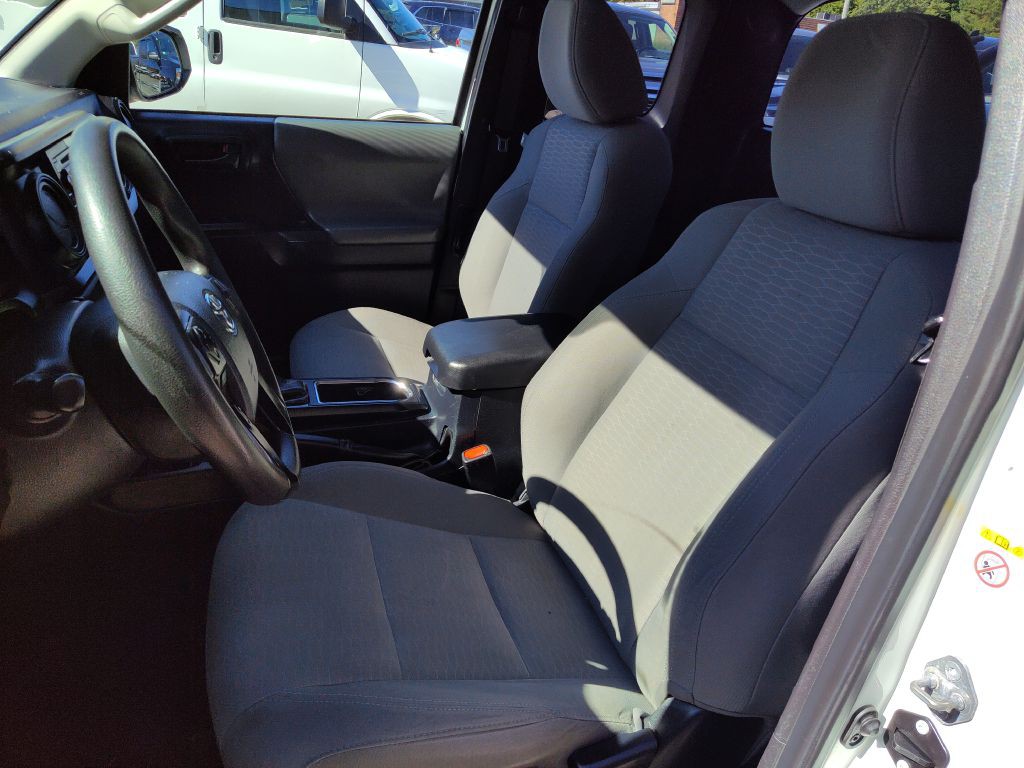 2019 Toyota Tacoma Image 10