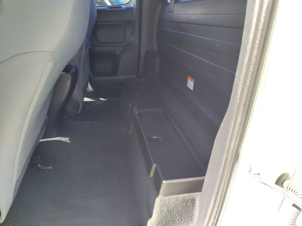 2019 Toyota Tacoma Image 13