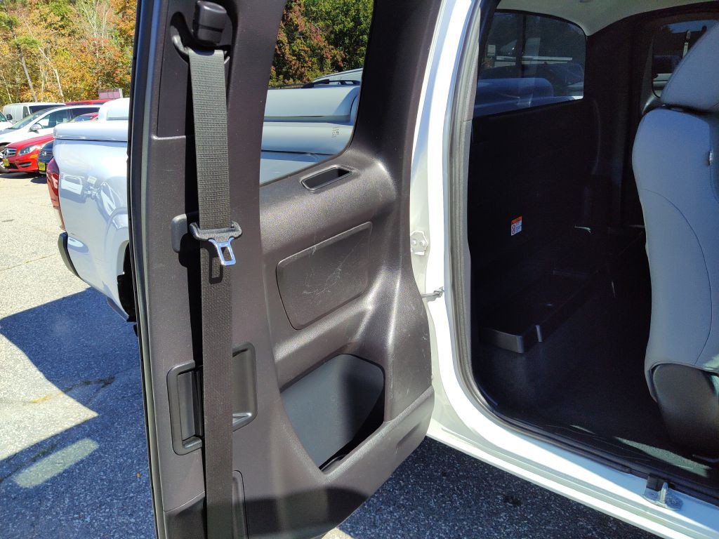 2019 Toyota Tacoma Image 17