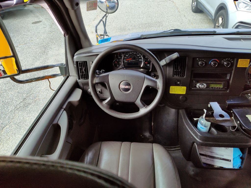 2014 GMC Savana Image 21