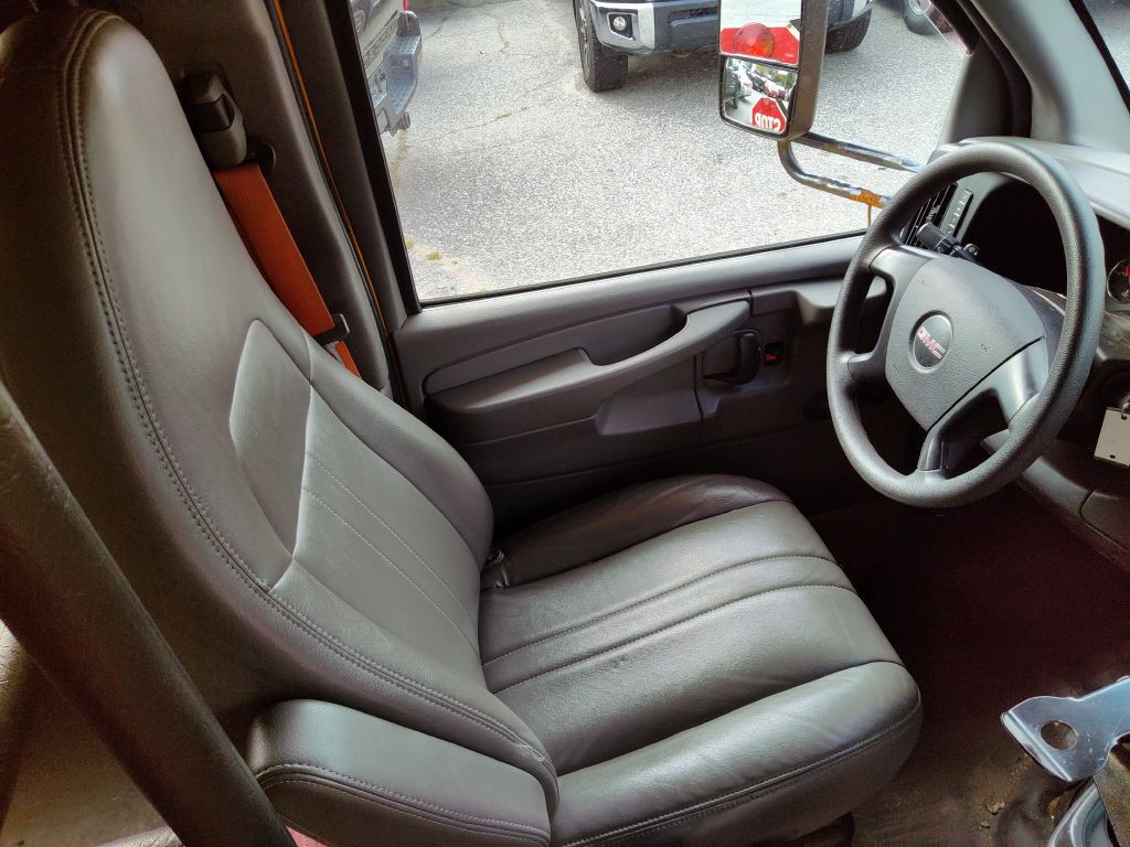 2014 GMC Savana Image 22