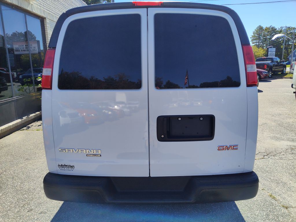 2016 GMC Savana Image 7