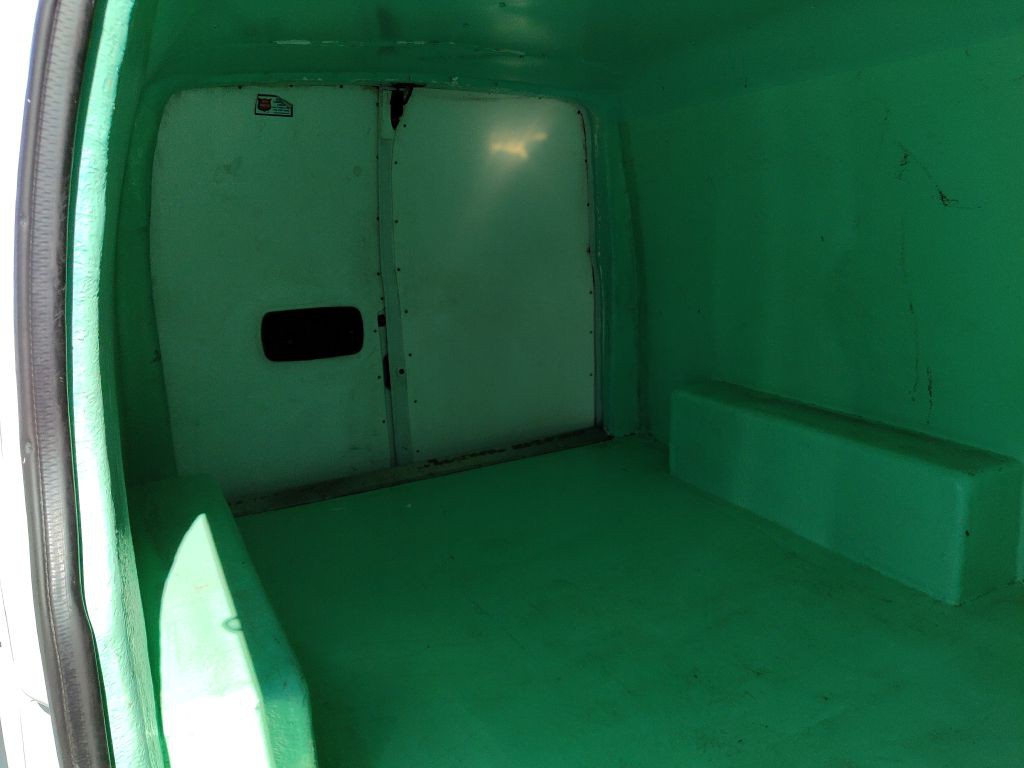 2016 GMC Savana Image 18