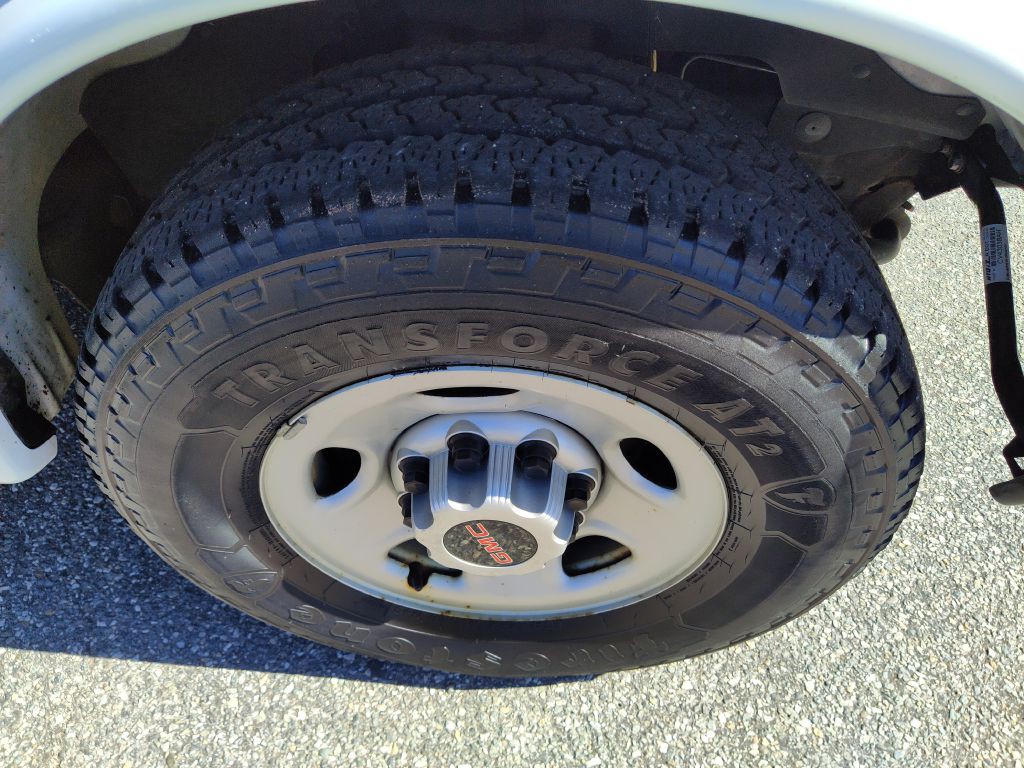 2016 GMC Savana Image 24