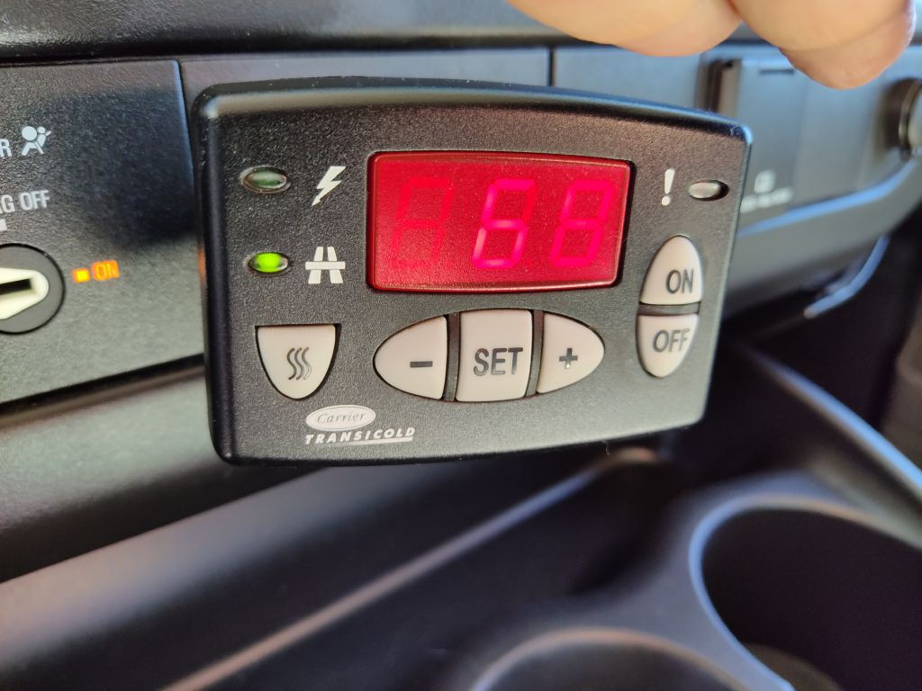 2016 GMC Savana Image 28