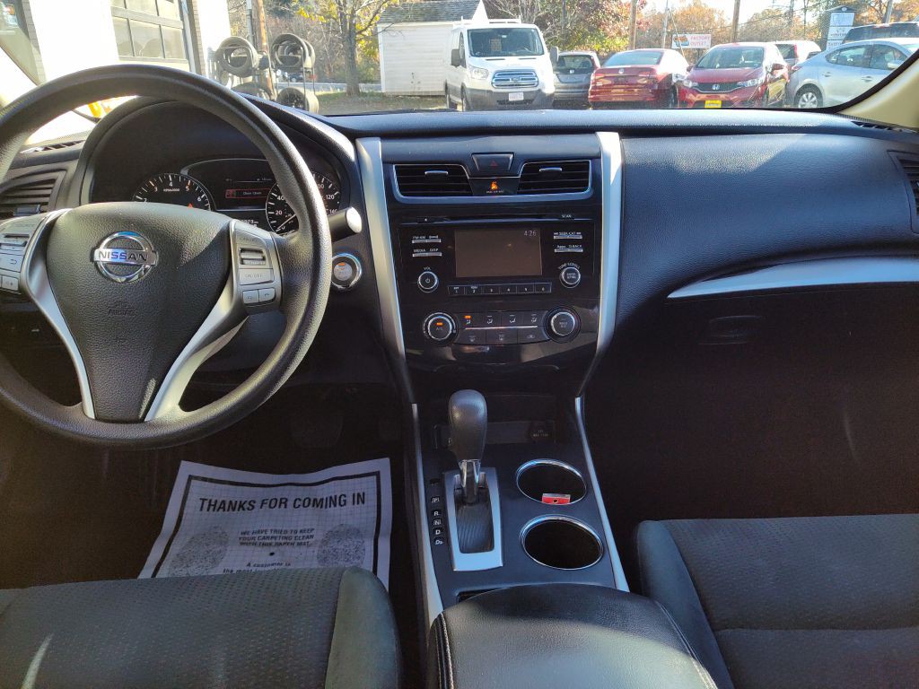 2015 Nissan Altima Image 9