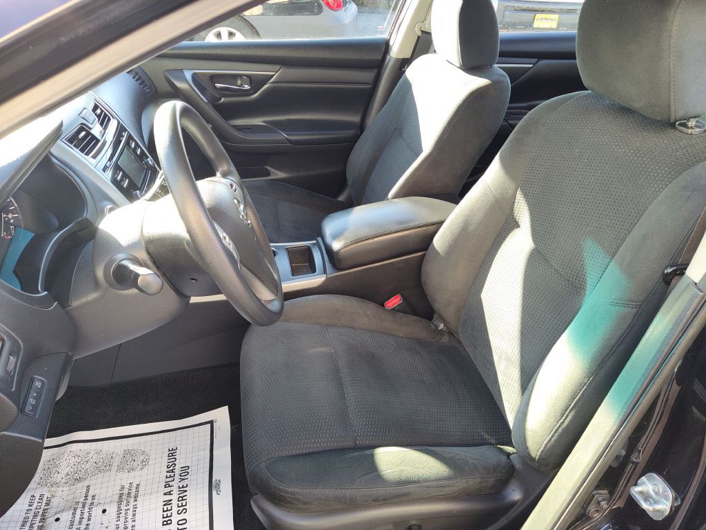 2015 Nissan Altima Image 10